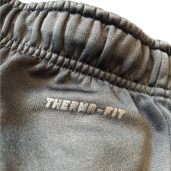Nike Therma Fit Straight Leg Drawstring Black Jogger Athletic Pants, XL - Picture 4 of 8